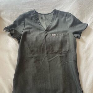 FIGS Catarina grey top